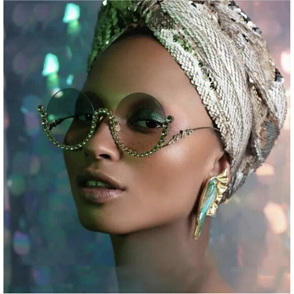 Round Half Framed Decorative Sunglasses - Picture 7 of 7